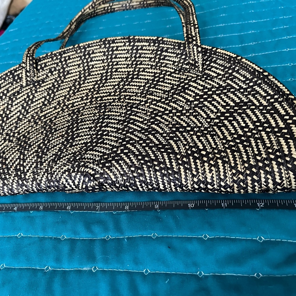 Brown/beige placemat shoulder bag. - Picture 5 of 6
